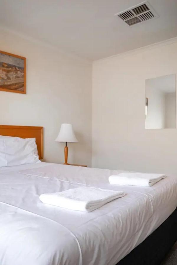 Lamplighter Motel y apartamentos Oakleigh Exterior foto